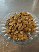 经择、洗、晒、蒸、磨、拌等多道工序精制